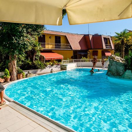 Hotel Bristol Bellaria-Igea Marina Exterior foto