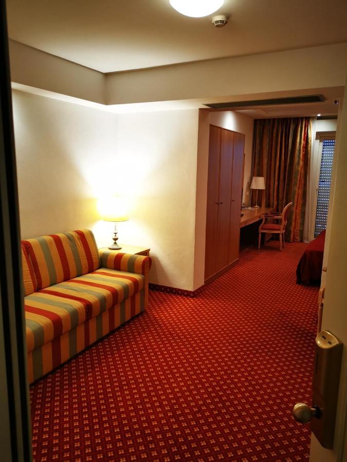 Hotel Bristol Bellaria-Igea Marina Exterior foto