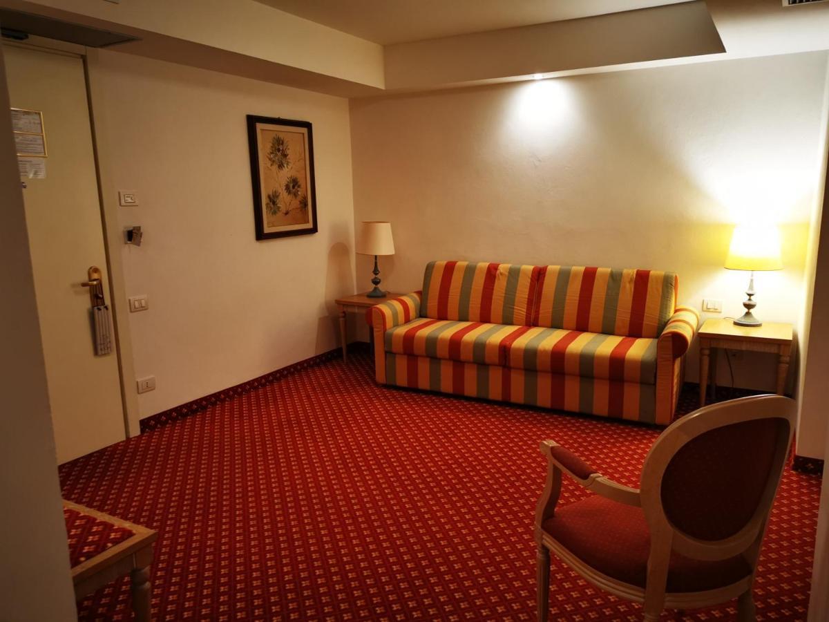 Hotel Bristol Bellaria-Igea Marina Exterior foto