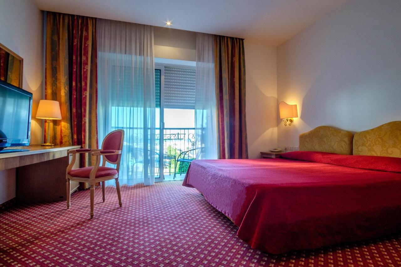 Hotel Bristol Bellaria-Igea Marina Exterior foto